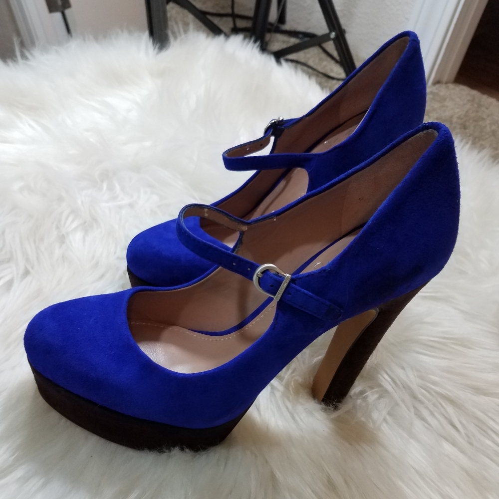 Platform Heels - Picture 2 of 3